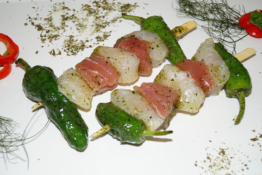 Tilapia und Thunfisch mit Pimento, roh, mariniert, tiefgefroren ca. 400g (3 Stück)